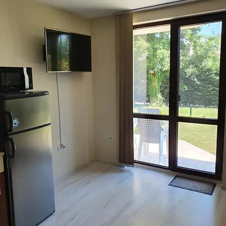 Orchid Apartment *